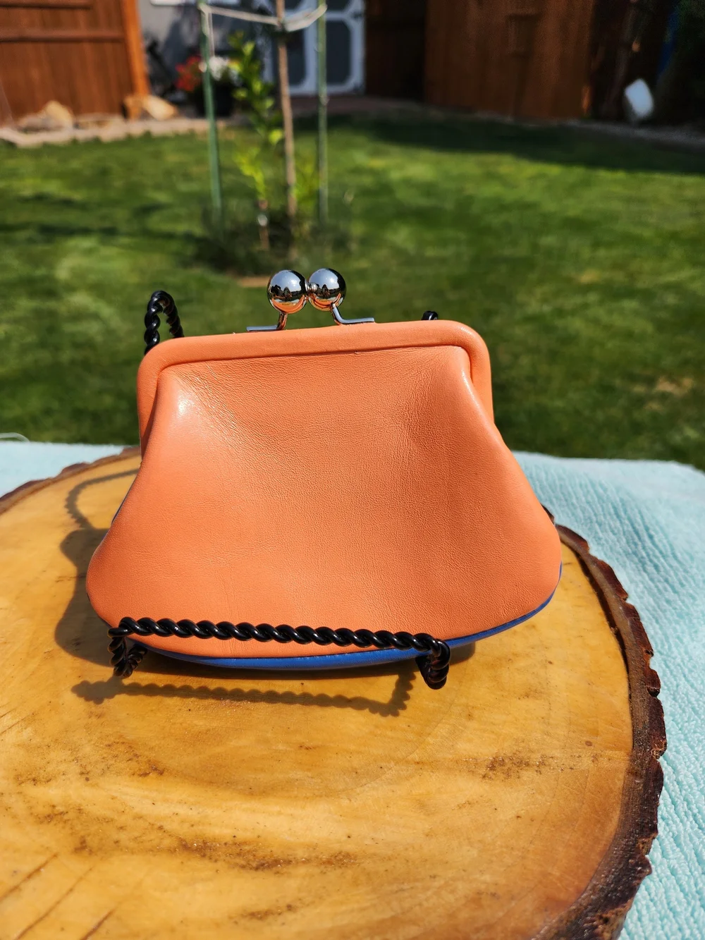 Brighton Leather Flip-Flop Kiss-Lock Coin Purse - Picture 2 of 5
